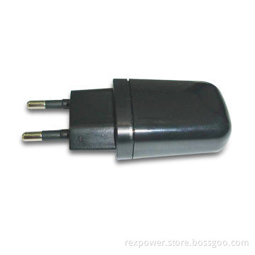 Charger for iPhone, with 5V DC/1A Maximum Output Voltage and 12 to 24V DC Input Voltage